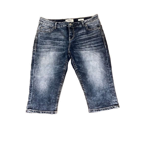 Daytrip Virgo Stretch Capri Jeans Womens 30 Blue Distressed Bling 18" Inseam - Picture 1 of 12